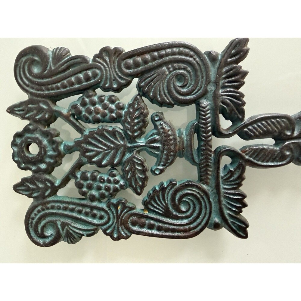 ✿ Vintage Boho Cast Iron Trivet Ornate Scroll Handle Rustic Wall Decor 1950s